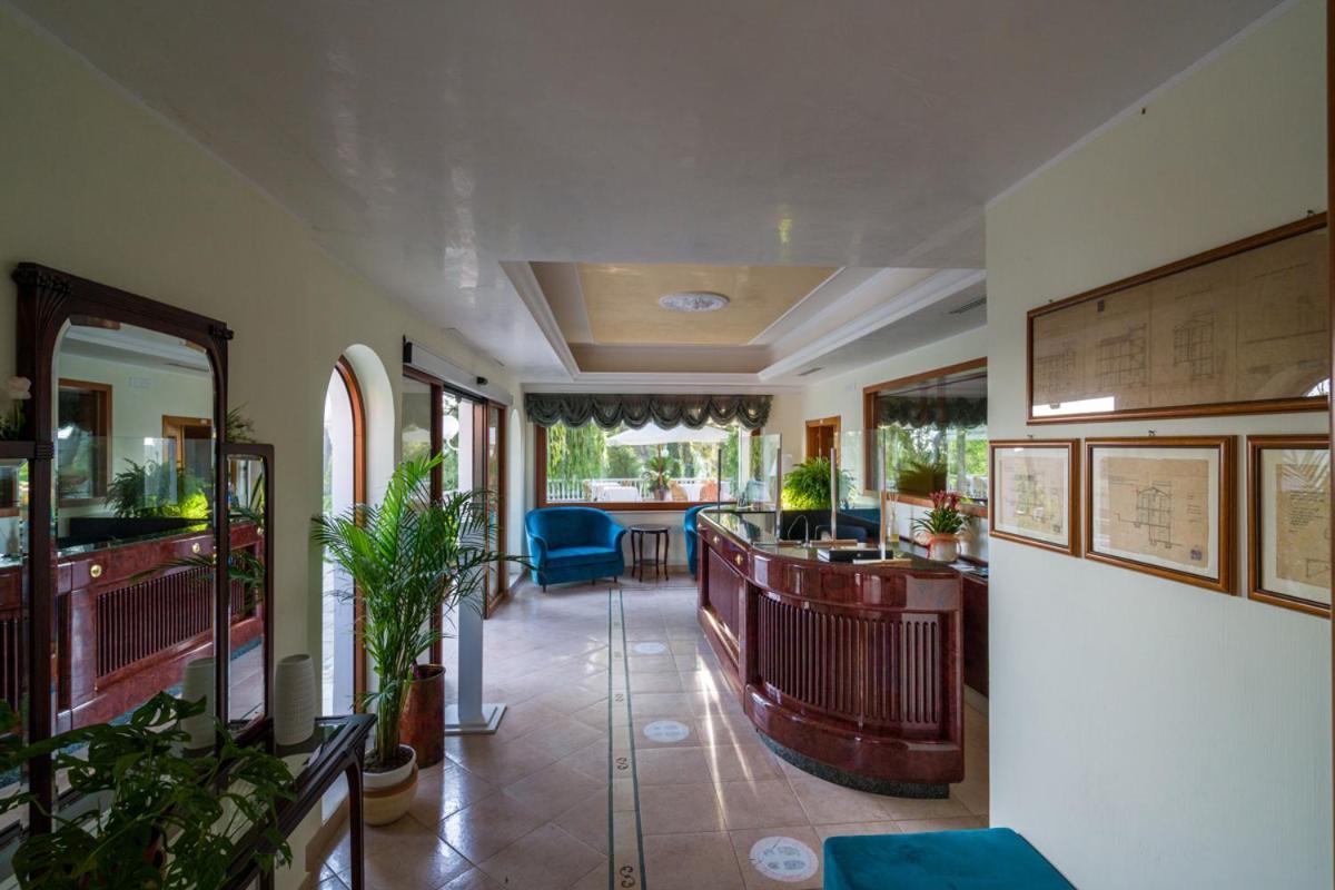 Park Hotel Villa Maria San Menaio Exteriér fotografie